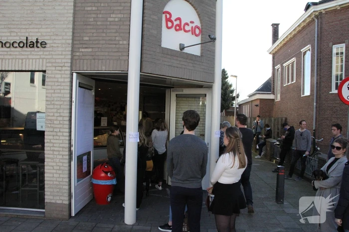 Lange rijen voor ijswinkel