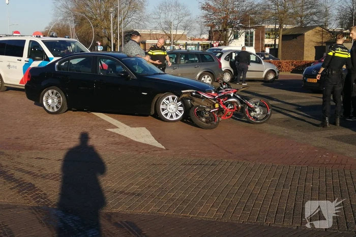 Ongeval tussen brommer en auto