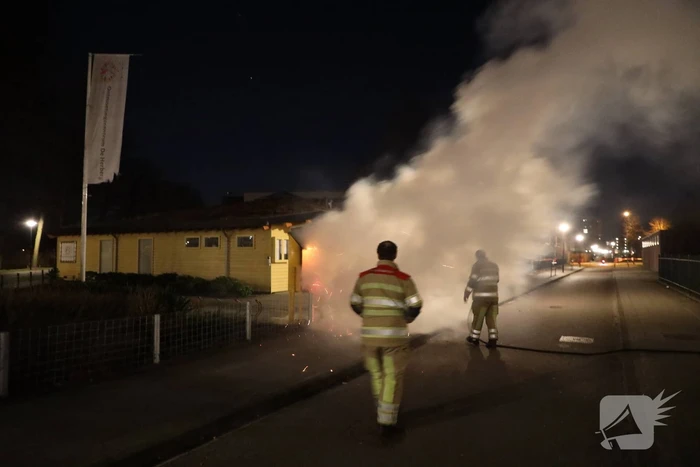 Boekenkast bij De Herberg Nieuwland in brand gestoken