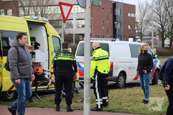 Wielrenster gewond bij botsing met auto