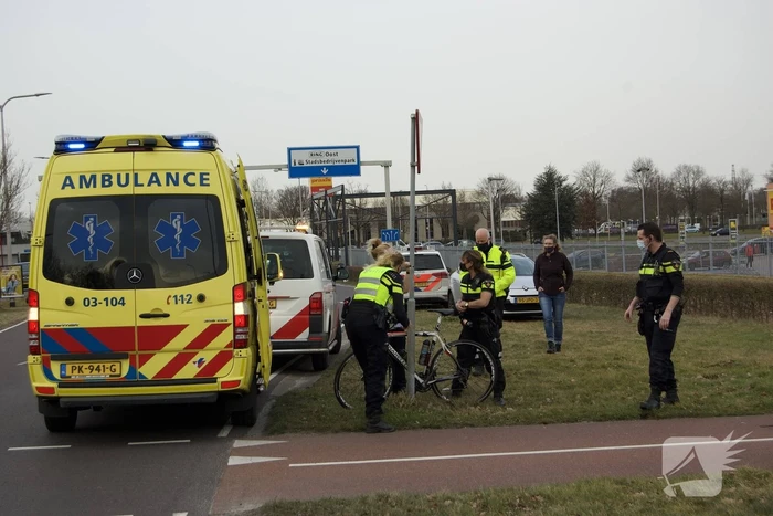 Wielrenster gewond bij botsing met auto