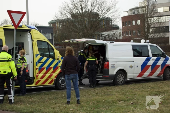 Wielrenster gewond bij botsing met auto