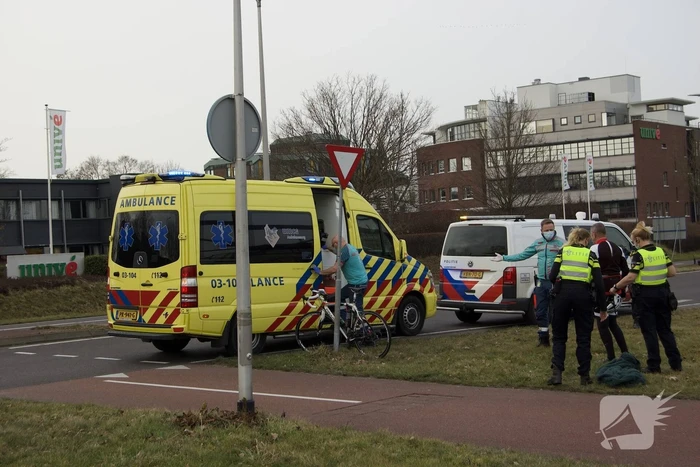 Wielrenster gewond bij botsing met auto