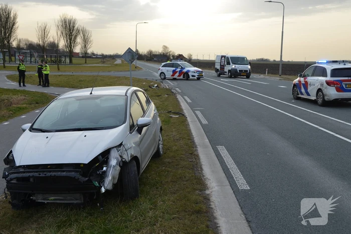 Ongeval tussen auto en vrachtwagen