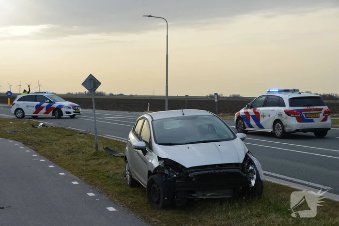 Ongeval tussen auto en vrachtwagen
