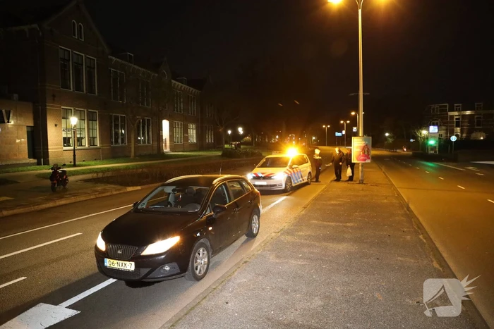 Bestuurder wilt keren maar veroorzaakt oliespoor