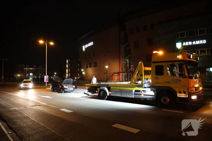 Bestuurder wilt keren maar veroorzaakt oliespoor