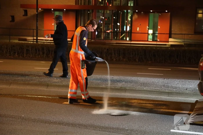 Bestuurder wilt keren maar veroorzaakt oliespoor