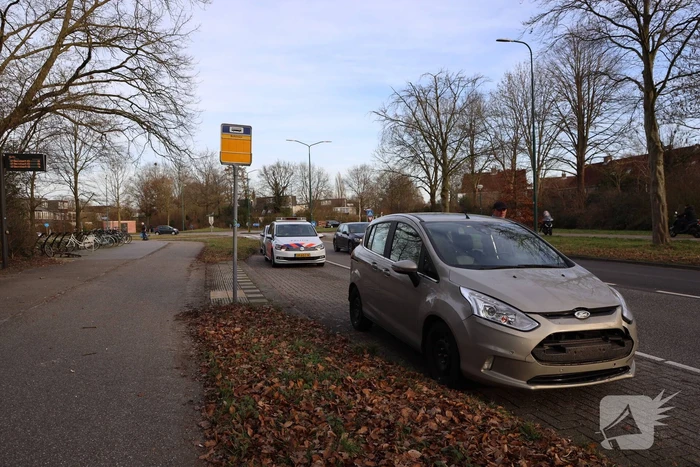 Scooterrijder aangereden op rotonde