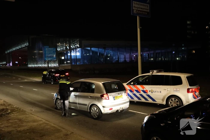 Automobilisten gecontroleerd op papieren tijdens avondklok