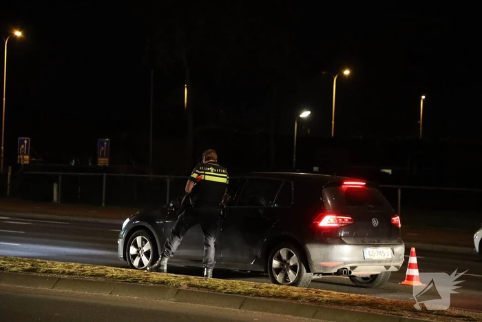 Automobilisten gecontroleerd op papieren tijdens avondklok