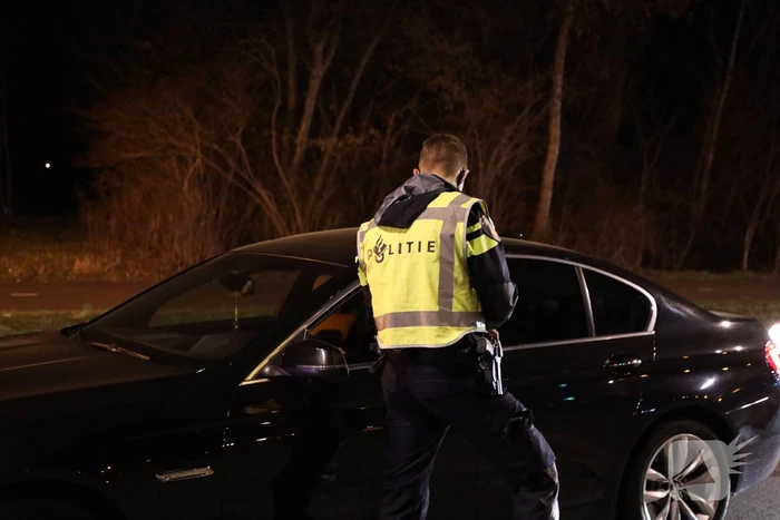 Automobilisten gecontroleerd op papieren tijdens avondklok