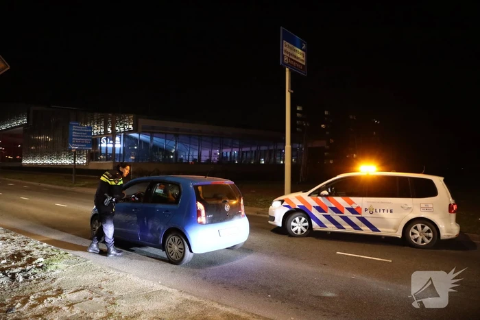 Automobilisten gecontroleerd op papieren tijdens avondklok