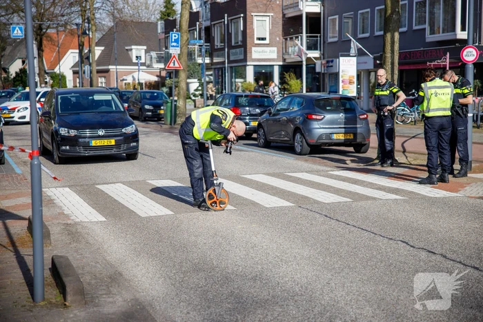 Vrouw ernstig gewond bij verkeersongeval
