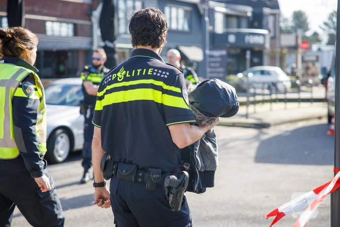 Vrouw ernstig gewond bij verkeersongeval