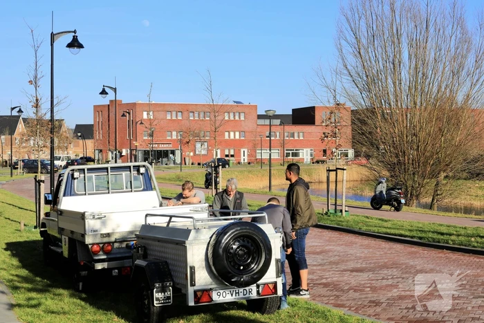 Scooter aangereden op rotonde