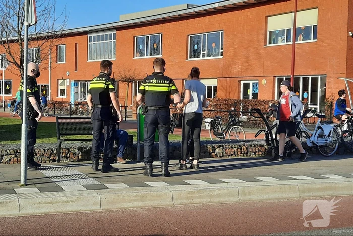 Voetgangers airbag Volvo klapt uit bij aanrijding