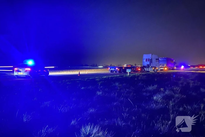 Schade bij botsing tussen twee vrachtwagens