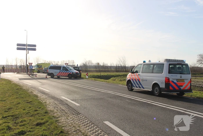Overstekende fietser gewond door botsing met auto