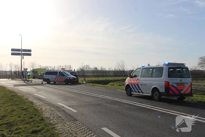 Overstekende fietser gewond door botsing met auto