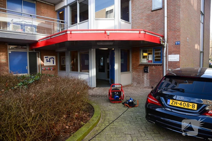 Flatwoningen ontruimd door brand