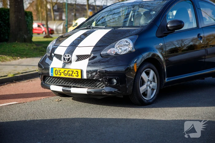 Scooterrijdster gewond bij aanrijding op rotonde