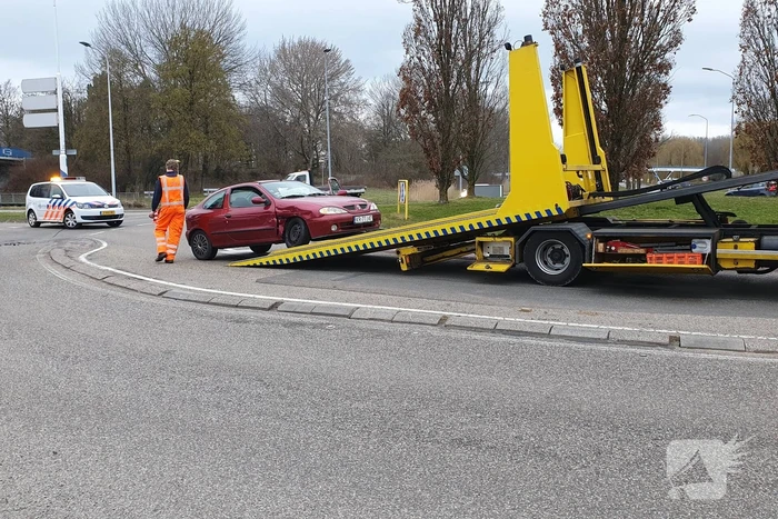 Auto's in botsing op kruising