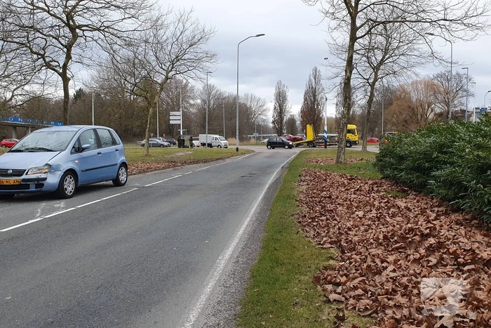 Auto's in botsing op kruising