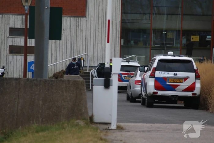 Persoon met verward gedrag uit Asielzoekerscentrum Doggershoek gehaald