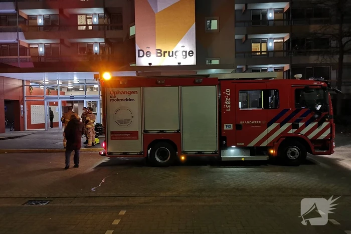 Onderzoek naar afgestoken fakkel vanaf balkon