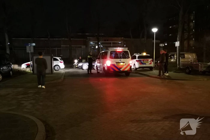 Onderzoek naar afgestoken fakkel vanaf balkon