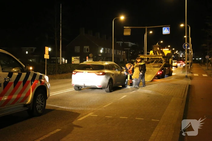 Schade bij botsing tussen lijnbus en auto