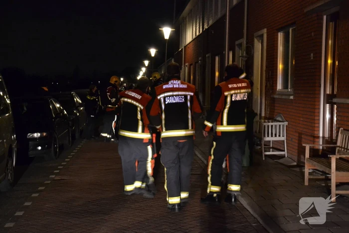 Brandweer verricht metingen na gaslucht