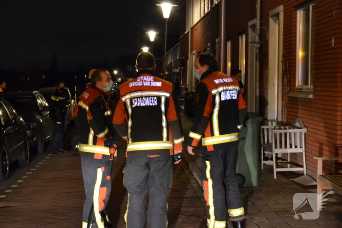 Brandweer verricht metingen na gaslucht