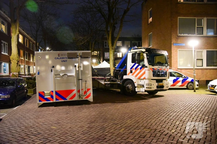 Onderzoek naar aantreffen dode man in auto
