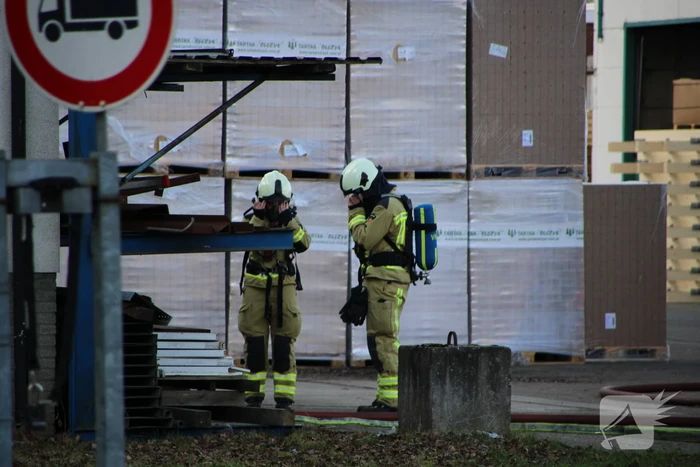 Gasfles in brand bij Phoenix Pallets