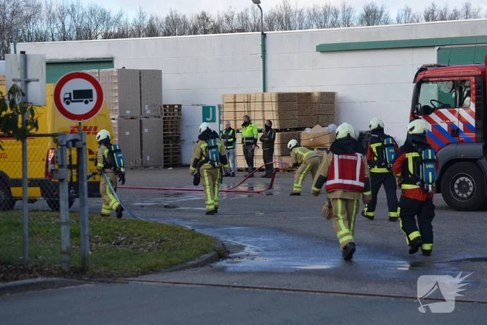Gasfles in brand bij Phoenix Pallets