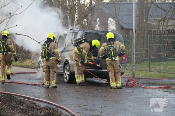 Veel schade na autobrand