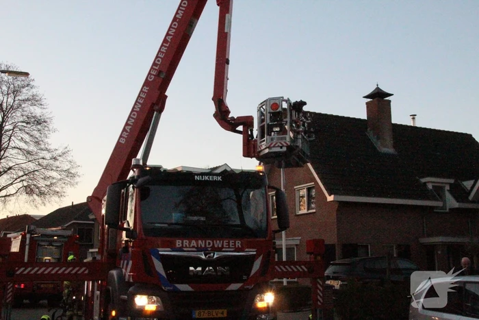 Schoorsteenbrand snel onder controle