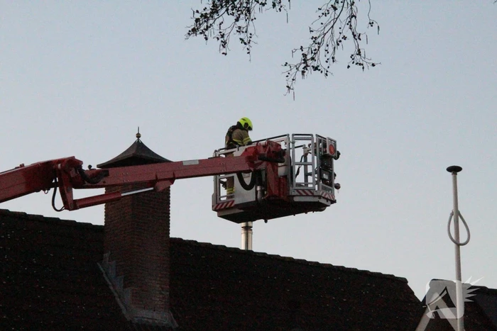 Schoorsteenbrand snel onder controle