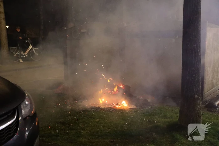 Papier in brand na brandstichting