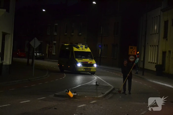 Bestuurder slaat op de vlucht na crash met auto