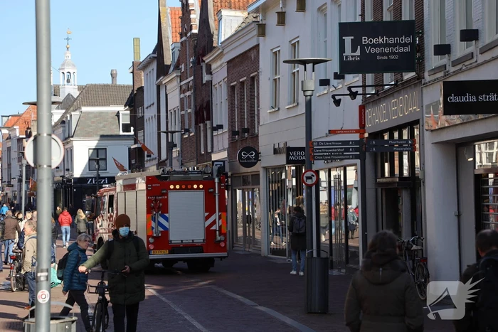 Brandweer inzet na kortsluiting in winkel