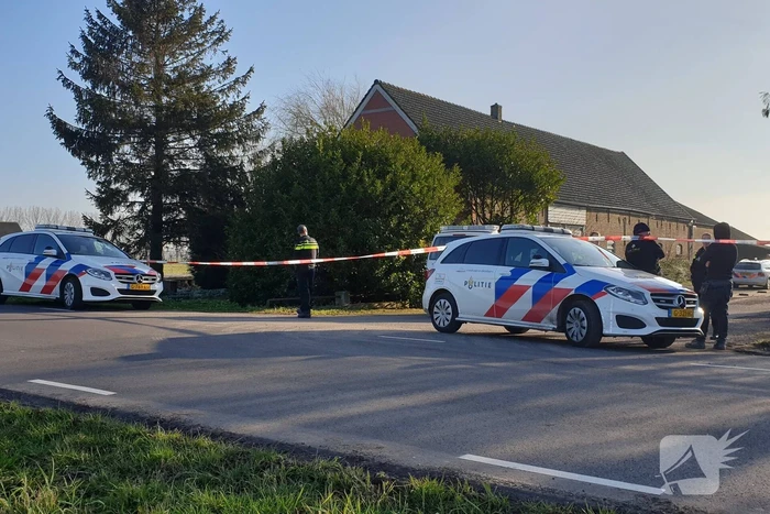 Politie onderzoek bij woning