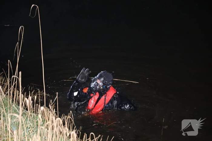 Zoekactie naar te water geraakte persoon
