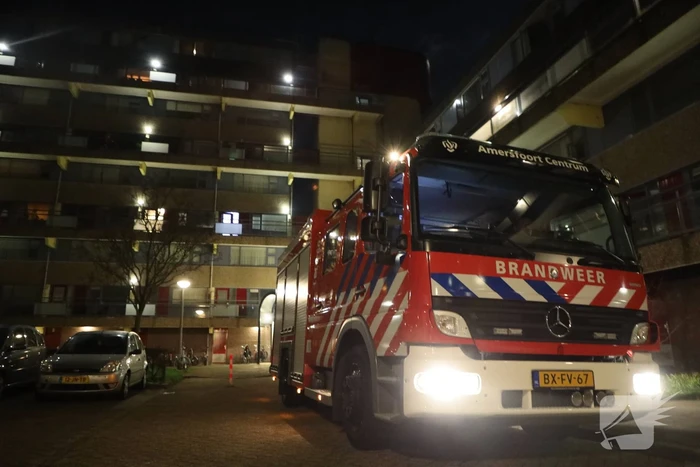 Brandweer doet onderzoek naar vreemde lucht in appartement