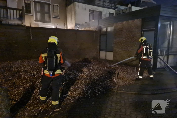 Berg met houtsnippers uit elkaar gehaald
