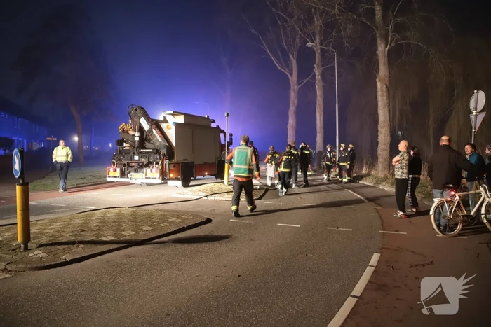 Taxi raakt van de weg belandt te water