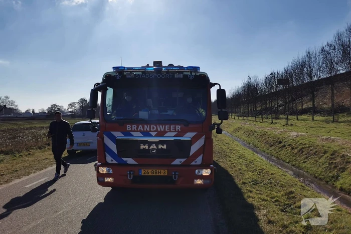 Brand langs slootkant geblust