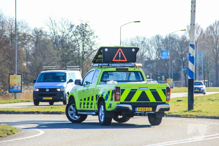 Auto beschadigd bij ongeval op afrit